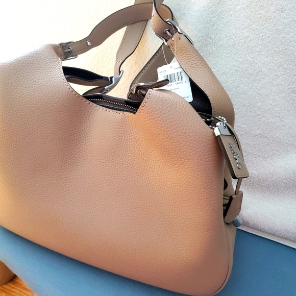 Coach handbag 👜 - Picture 1 of 5